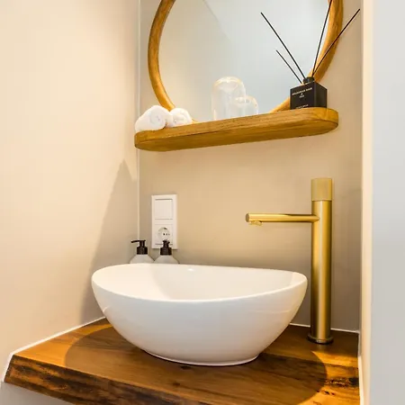 Boutique Omnia - Digital Reception & Keyless 4*