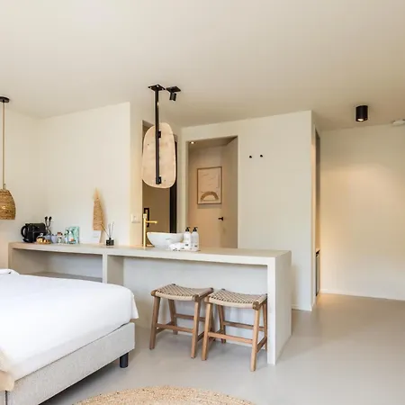 Boutique Omnia - Digital Reception & Keyless 4*